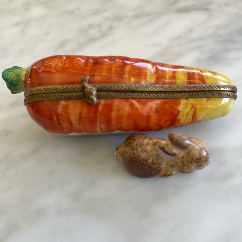 Limoges Carrot with bunny from France